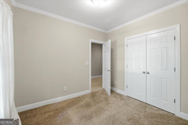 Building Photo - 728 Markhams Dr