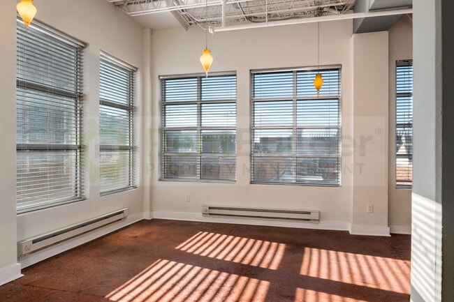 Building Photo - LOWER PRICE!  CATS ALLOWED!!