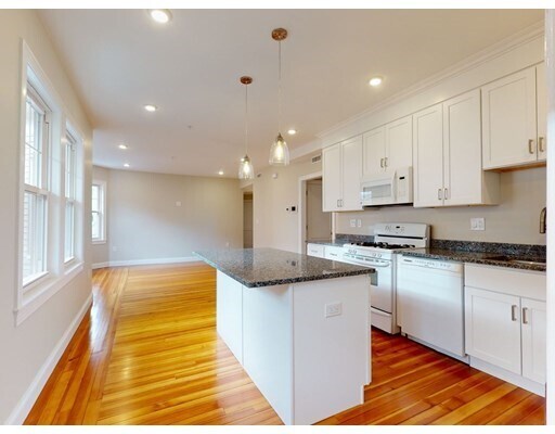 Building Photo - 27 Leicester St