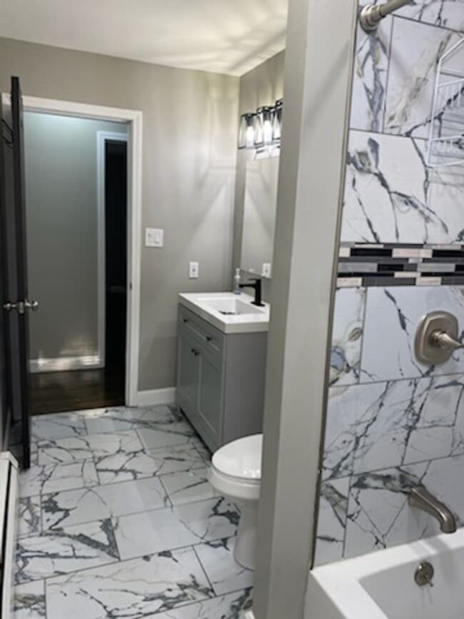 Building Photo - Beautifully Renovated, Modern 3 bedroom 2....