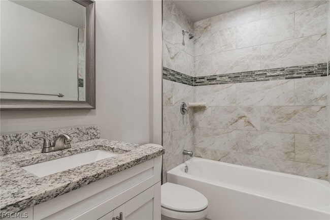 Building Photo - 2212 NE 7th Ave