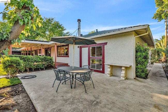 Building Photo - 3300 Concord Ave