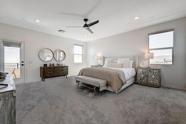 Building Photo - Stunning Fully Furnished 5-Bedroom Home in...