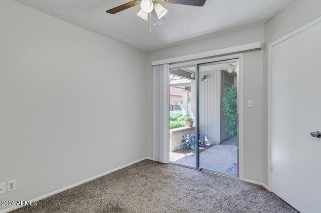 Building Photo - 195 N Cottonwood St