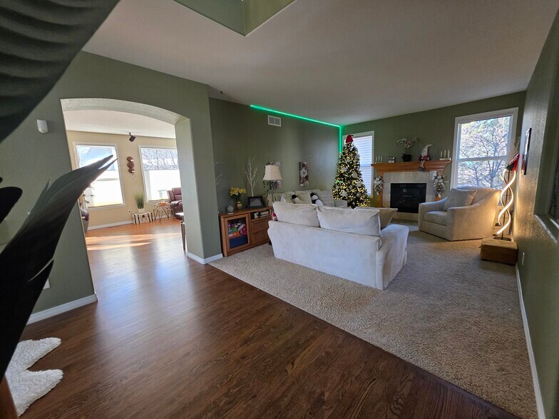 Building Photo - 9536 W Avalon Dr