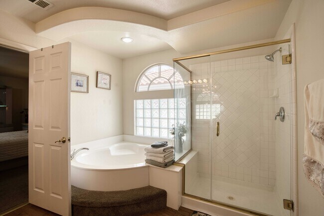 Building Photo - 7889 Spindrift Cove St