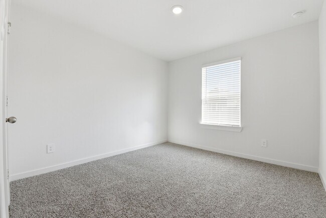 Building Photo - 3534 Blue Mockingbird St