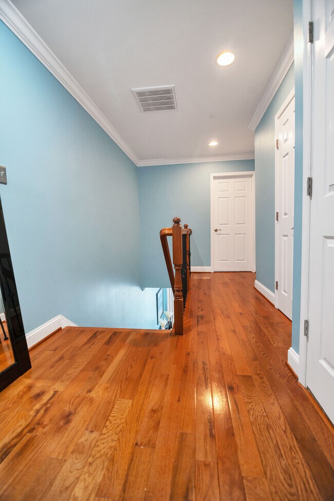 Building Photo - 5213 D St SE