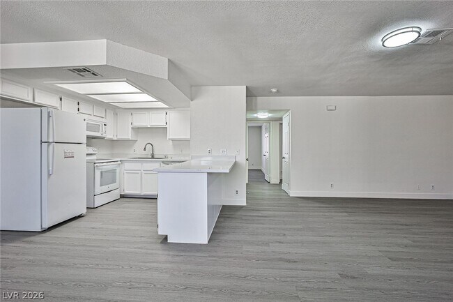 Building Photo - 7957 Lions Rock Way