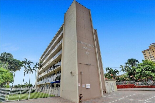 Building Photo - 101 N Birch Rd