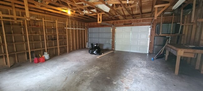 Building Photo - Single Family Home