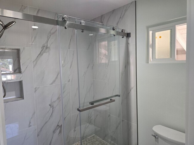 Building Photo - Fully Remodeled 4-Bedroom, 3-Bath Rental H...