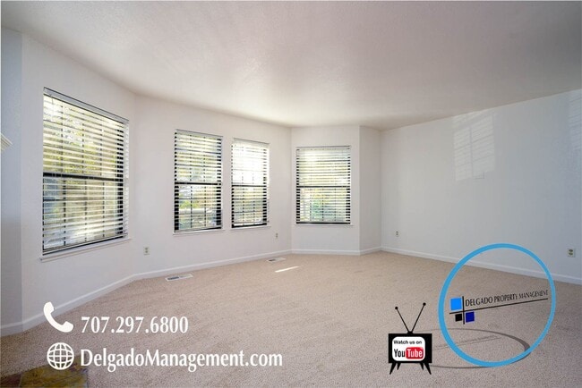 Building Photo - Benicia! Large two bedroom, two and half b...