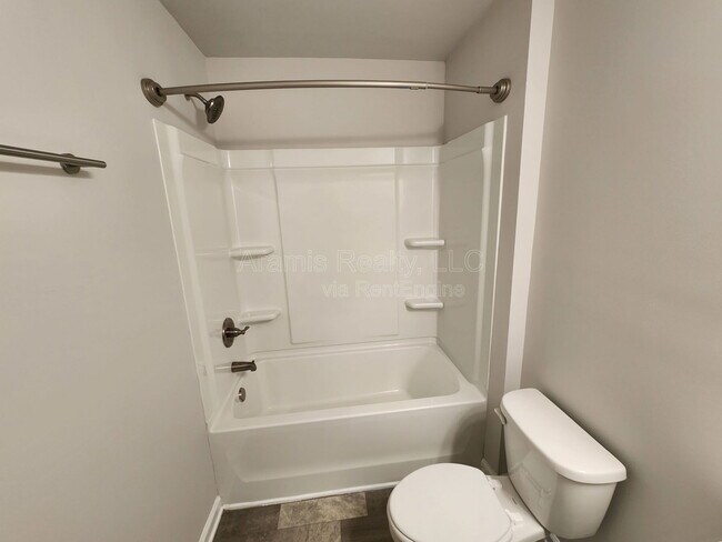 Building Photo - 5208 Pinnacle Walk