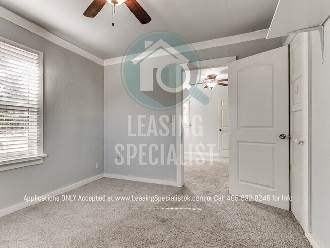 Building Photo - MOVE IN SPECIAL! Charming NW Oklahoma City...