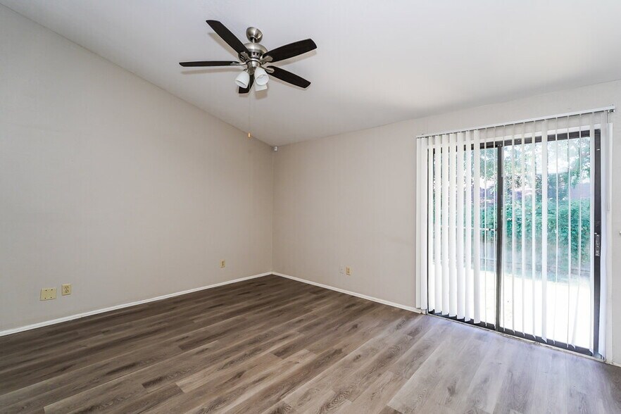 Building Photo - 3913 Horizon Pl
