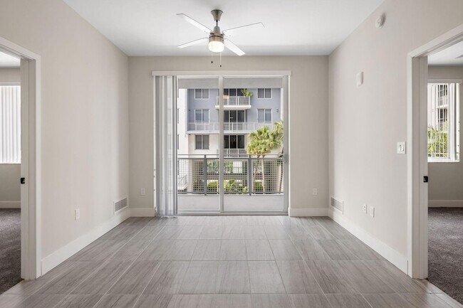 Building Photo - 120 N Compass Way