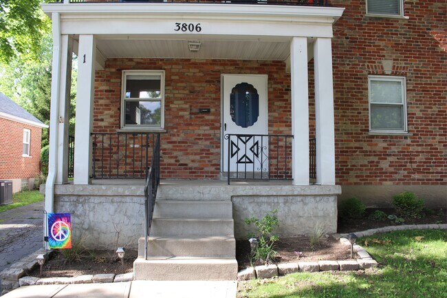 Building Photo - 3806 Gardner Ave