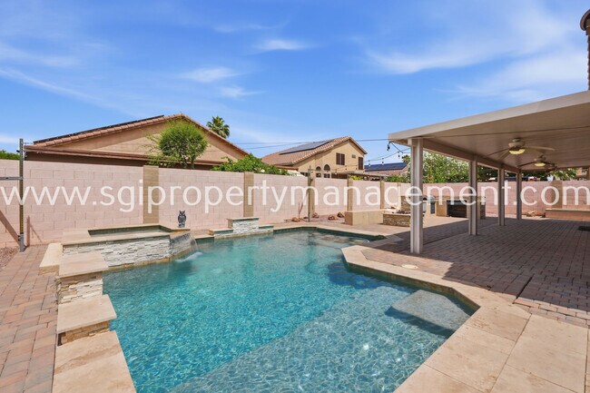 Building Photo - 13178 W Rimrock St