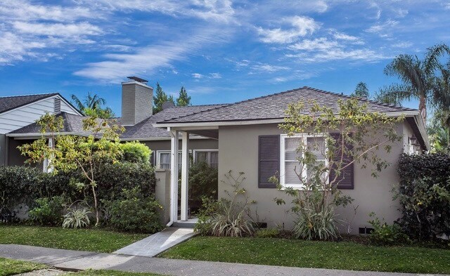Primary Photo - 1833 Fox Hills Dr