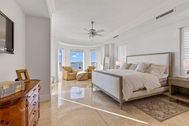 Building Photo - 5310 N Ocean Dr