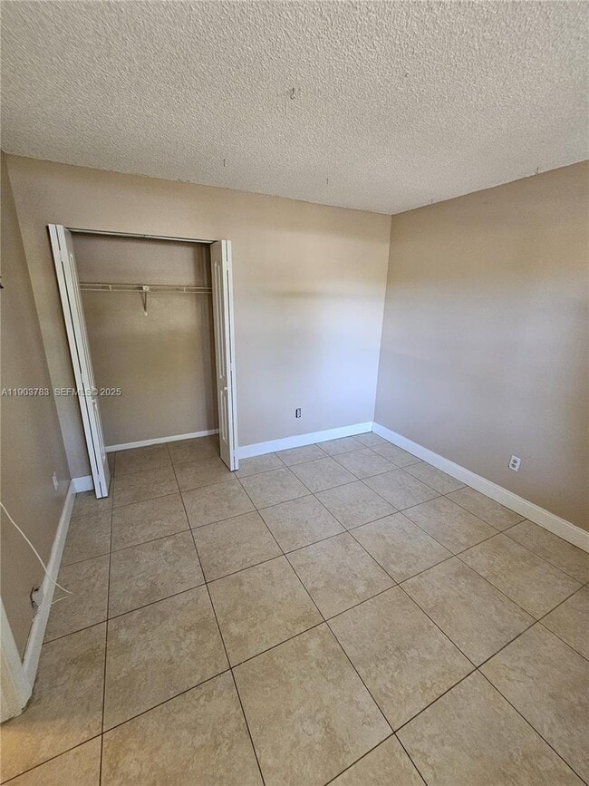 Building Photo - 1630 Sandpiper Blvd