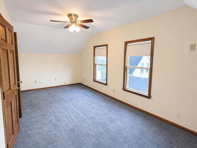 Building Photo - Beautiful 2 Bedroom Home in Lowell