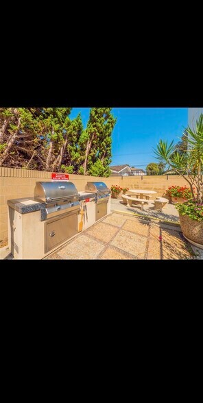 Building Photo - 2601 E Ocean Blvd