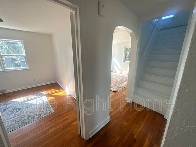 Building Photo - 5417 S 49th St