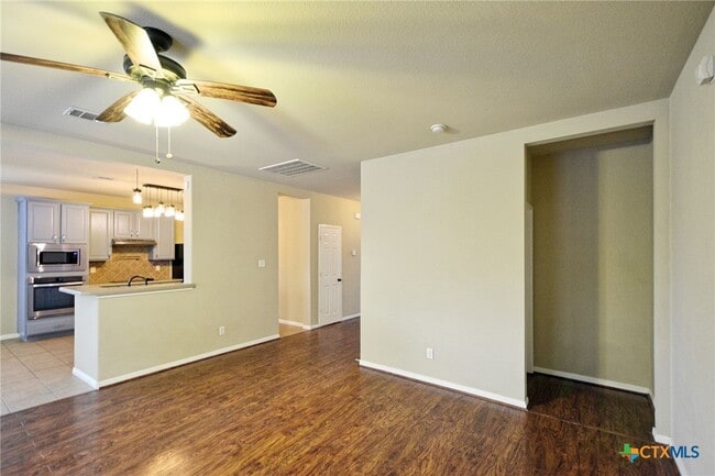 Building Photo - 2065 Dove Crossing Dr