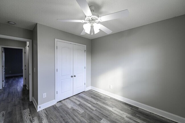 Building Photo - 307 Nile Ln