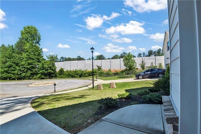 Building Photo - 2099 Easterwood Ct.