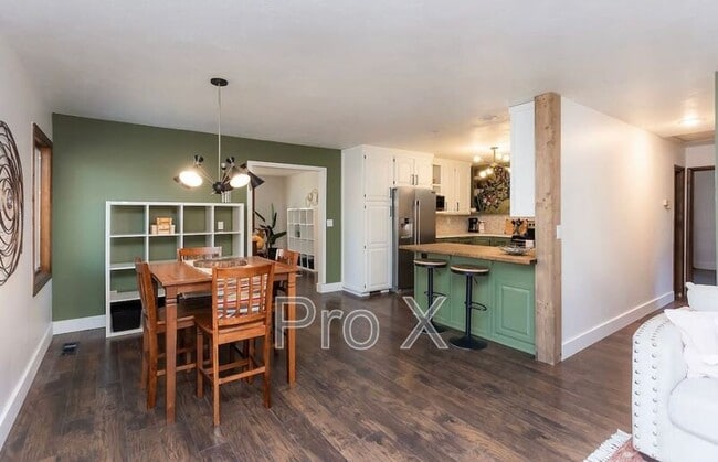 Building Photo - 6 Lambeth Cir