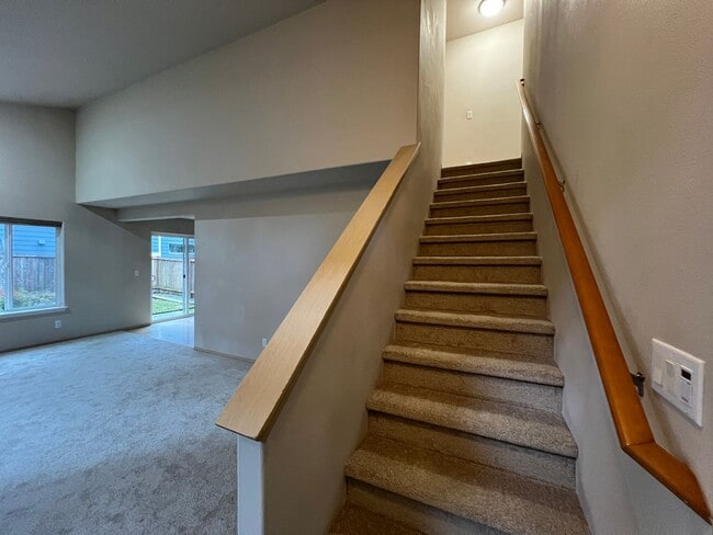 Building Photo - 3 Bedroom  2 Bath Home in Desirable Maple Valley