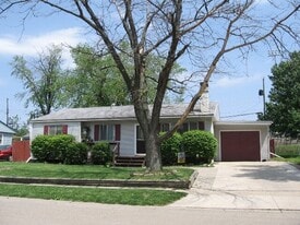 Building Photo - 12 Delaine Dr
