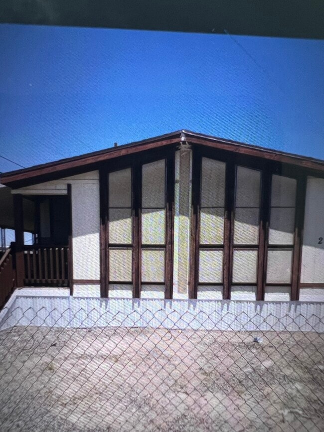 Front House Look - 203 Shoshone Ln