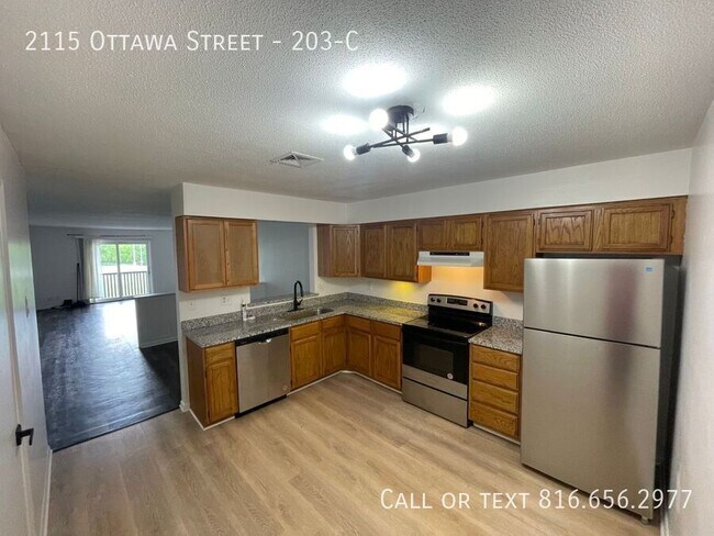 Building Photo - 2115 Ottawa St
