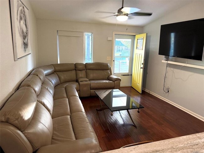 Building Photo - 3616 Munson St