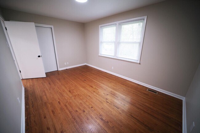 Building Photo - Charming Single-Story Home on a Spacious L...