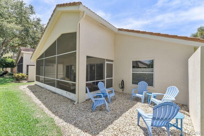 Building Photo - 6887 Viale Elizabeth