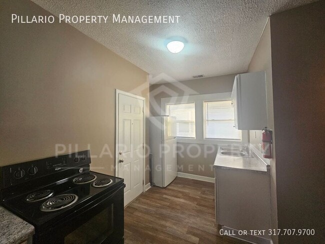 Building Photo - 633 E 38th St