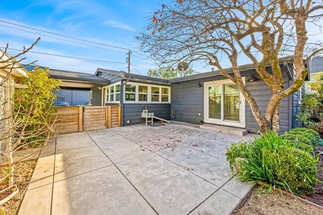 Building Photo - 25 W Central Ave