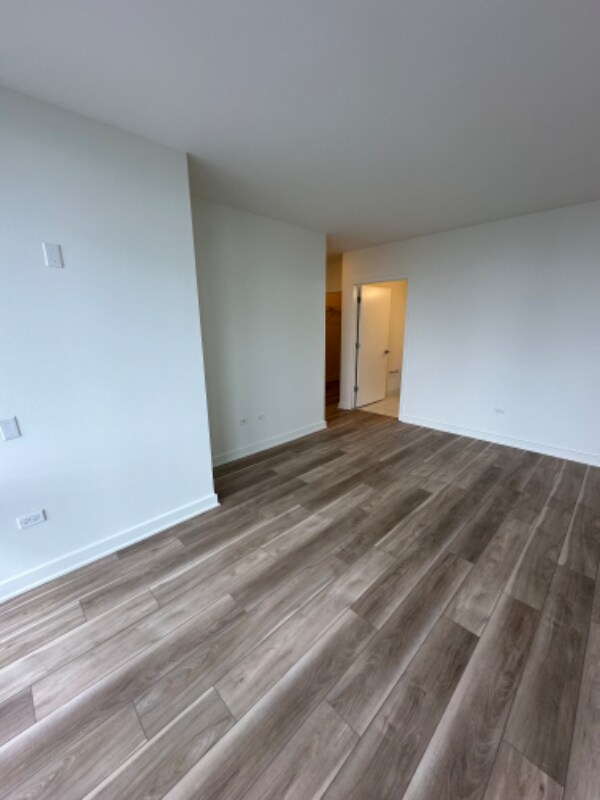 Building Photo - 335 E Wacker Dr