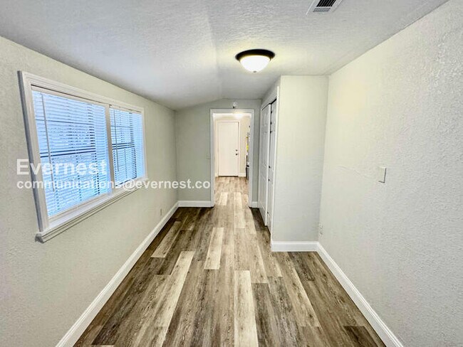 Building Photo - 813 J St NW