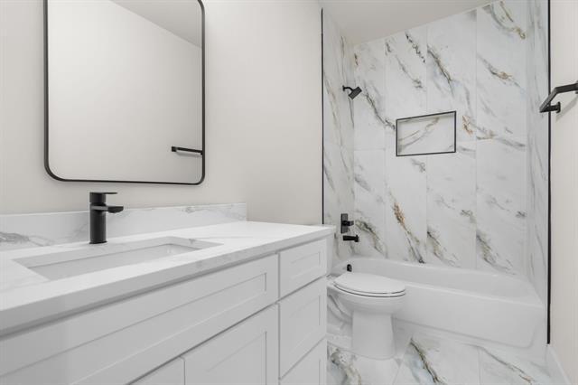 Building Photo - 2340 Alsiddiq Dr