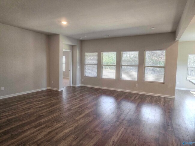 Building Photo - 117 Edensmith Dr