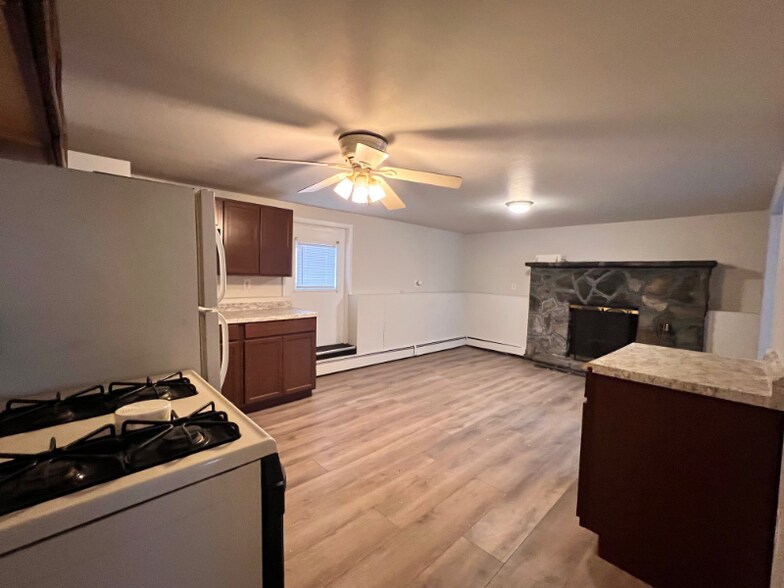 Building Photo - 92 Shaker Rd