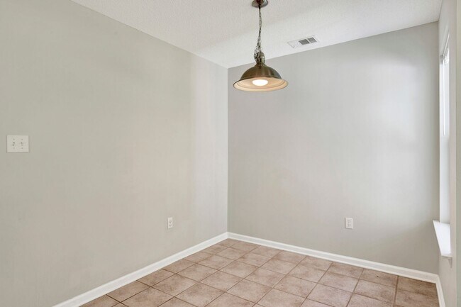 Building Photo - Available NOW