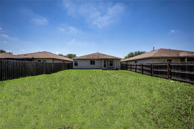Building Photo - 371 Nottingham Loop