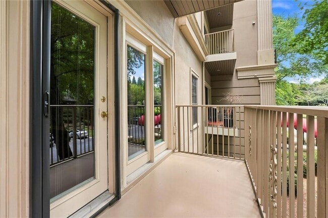 Building Photo - 2865 Lenox Rd NE